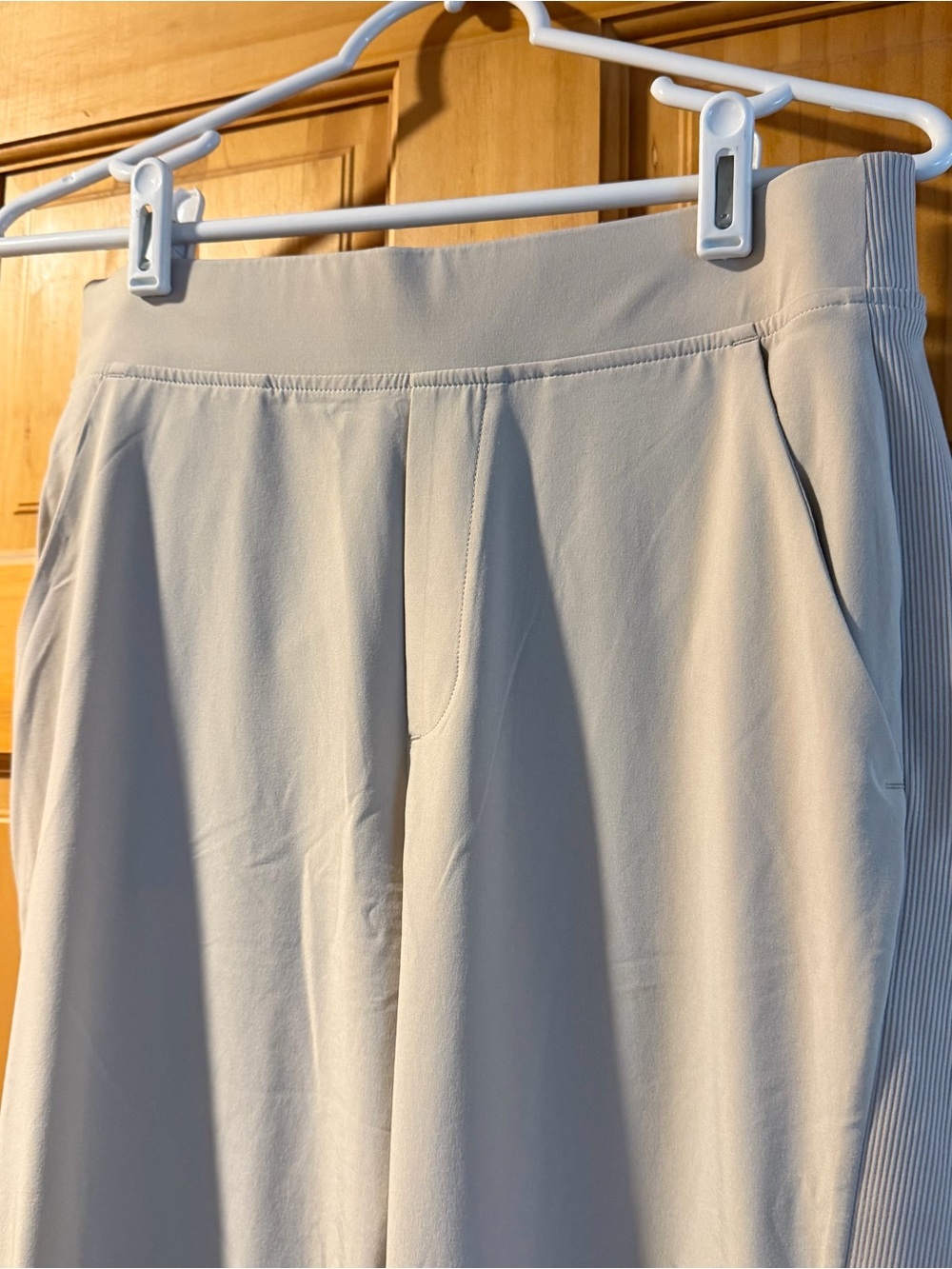 Athleta Brooklyn Mid-Rise Ankle. Abelone Grey (light beige) Sz 6 - Picture 5 of 12